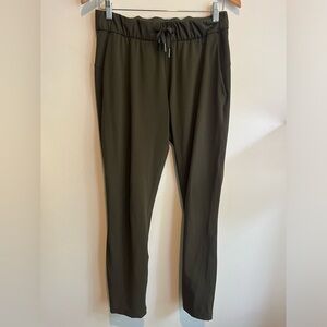 Lululemon kaki pants size 6